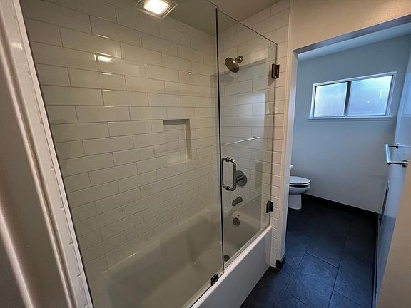 Downstairs Tub/Shower