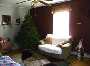 16 Hillside St, Baileyville, ME 04694