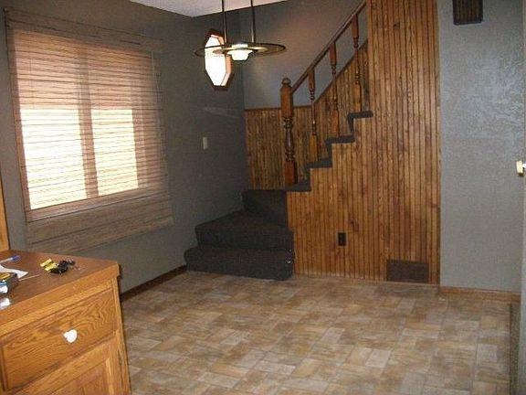 5th image of 863 18th Ave N