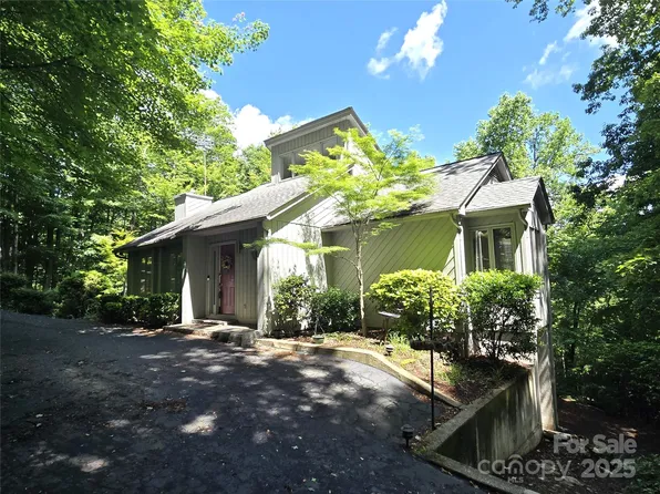 124 Cardinal Rd, Lake Lure, NC 28746