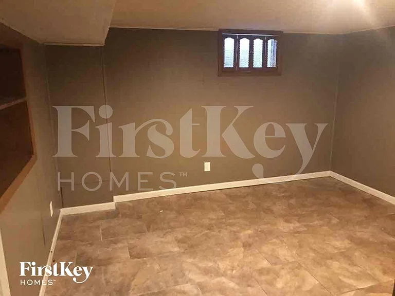 9009 E 84th St — Photo 7