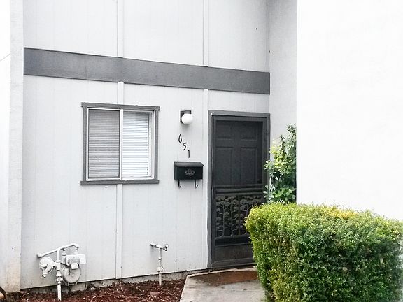 2nd image of 651 Knollwood Dr