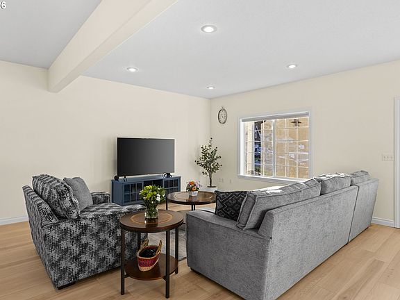 4th image of 2922 Walnut Ct