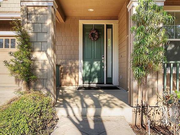 3rd image of 644 S Comunidad St