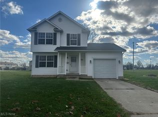 9598 Greenmeadow Rd, Windham, OH 44288