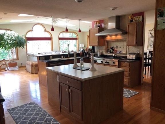 4th image of 2563 Henslow Ave N