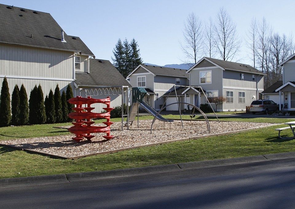 2nd image of 316 Whispering Pine Pl