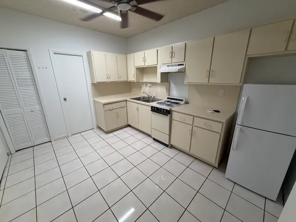 (undisclosed Address), Miami, FL 33144