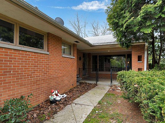 2nd image of 6401 Braxmar Pl