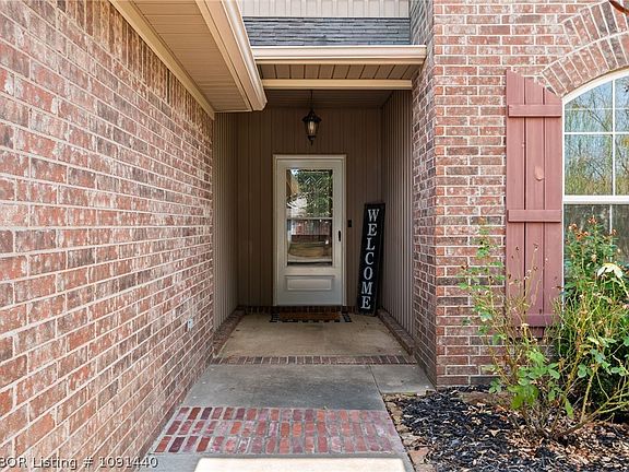 3rd image of 169 Pecan Ln