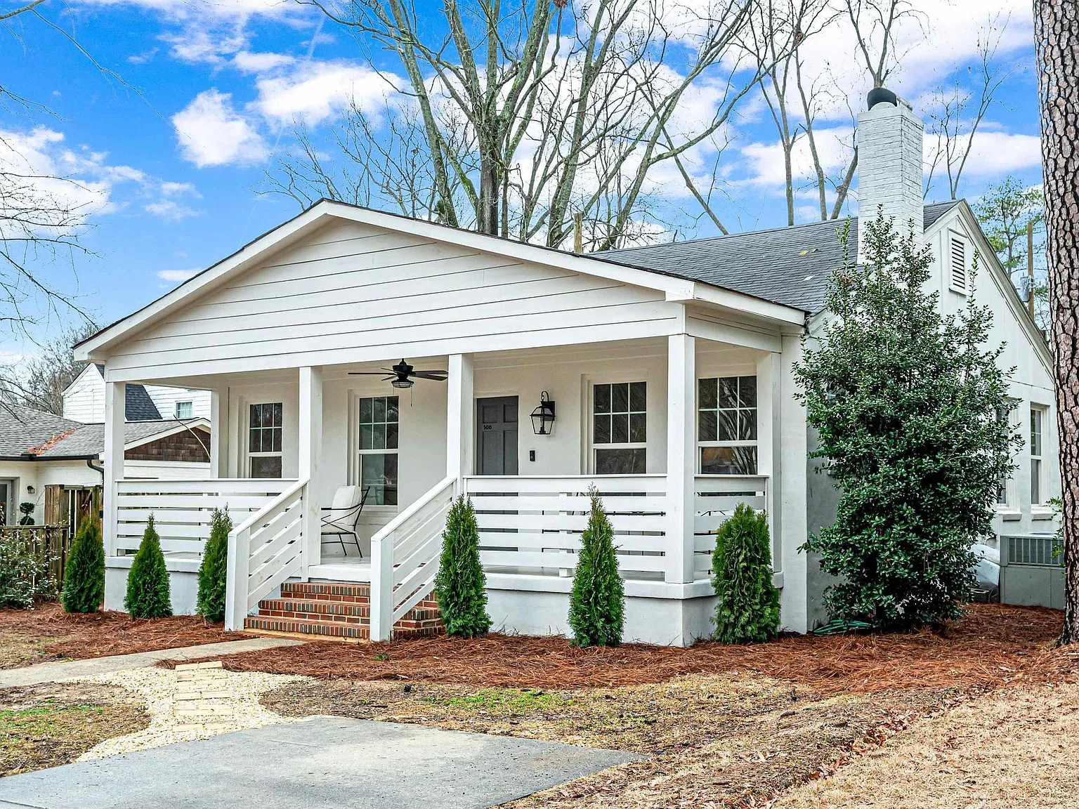 3 bed, 2.0 bath, 1800 sqft, $3,950 — Photo 1