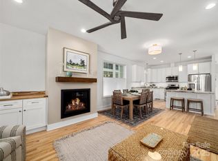 36 Skyvue Ct #C, Saluda, NC 28773