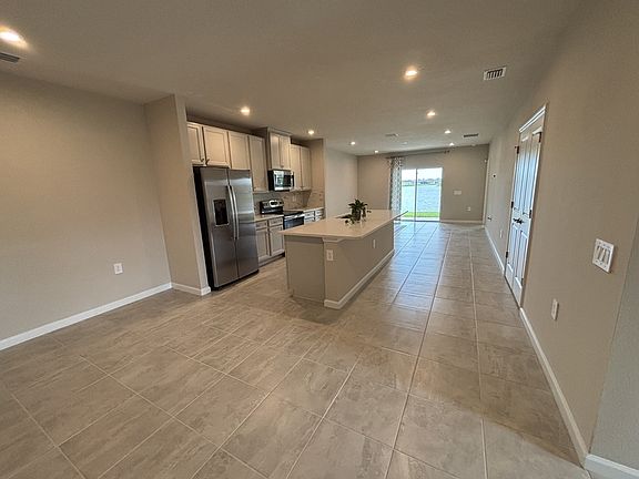 3rd image of 1781 W Palms Dr