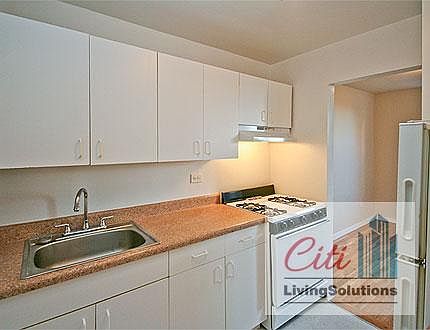 1st image of 3324 Parsons Blvd APT 3V