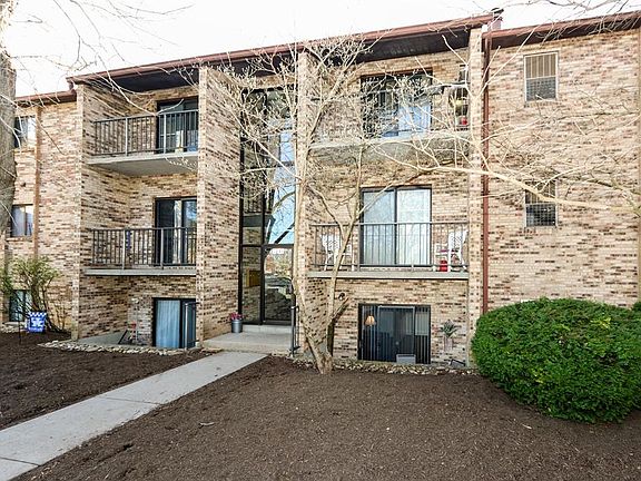 2nd image of 7215 Creekview Dr APT 4