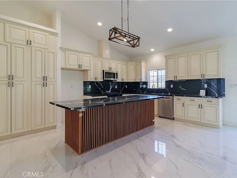 44270 Whittier — Photo 2