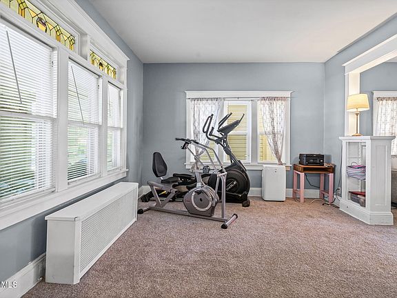 4th image of 851 Central Parkway