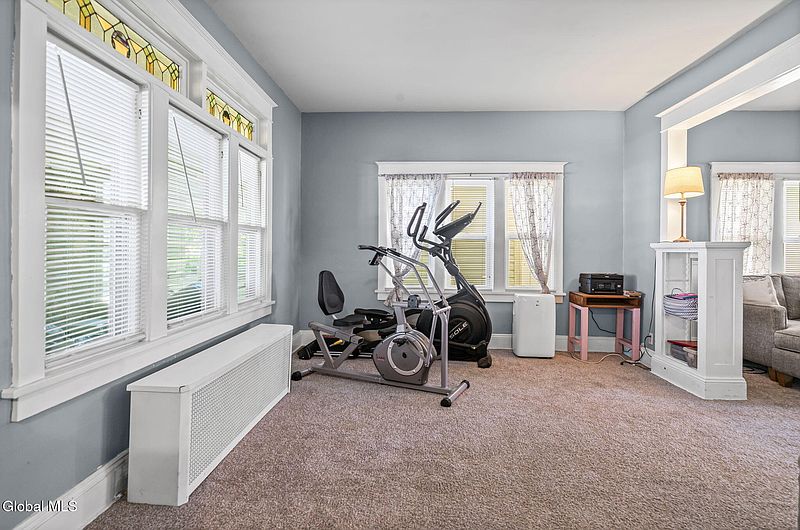 4th image of 851 Central Parkway
