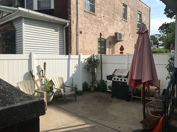 5th image of 9336 92nd Ave