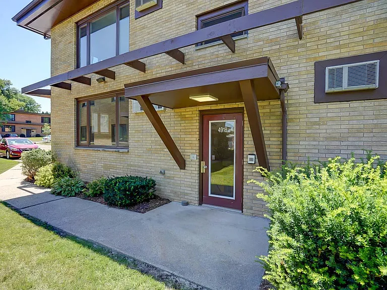 4918 Ascot Ln #2 — Photo 23