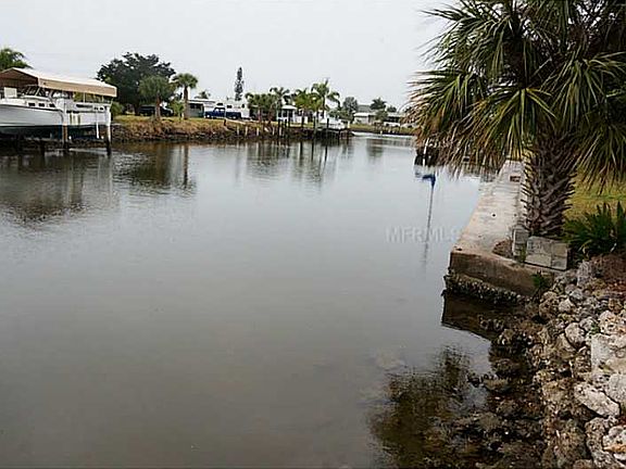 3rd image of 741 Dania Ct