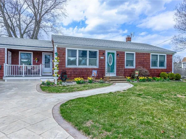 10 Fenwood Ct, Warren, RI 02885