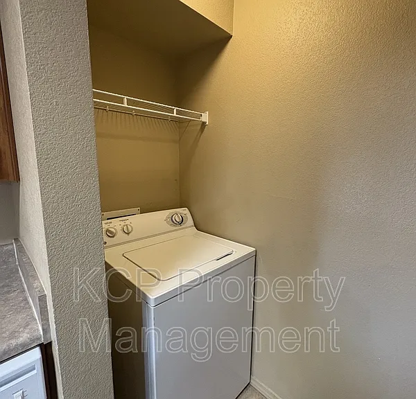 Huntington Chase Apartments — Photo 7