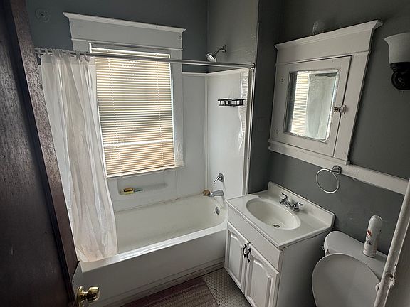5th image of 2053 Genesee St APT 3