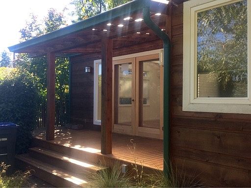 5th image of 330 Eagle Pl NE