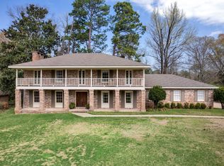 7 Canterbury Dr, Hattiesburg, MS 39402