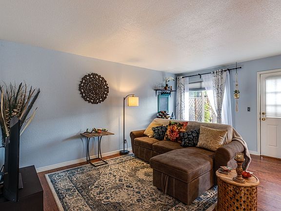 3rd image of 3058 E 106th Ave