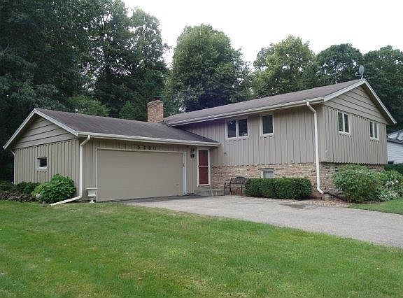 3rd image of 3201 Barbara Ln