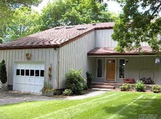 15 Sunset Ln, Westhampton Beach, NY 11978