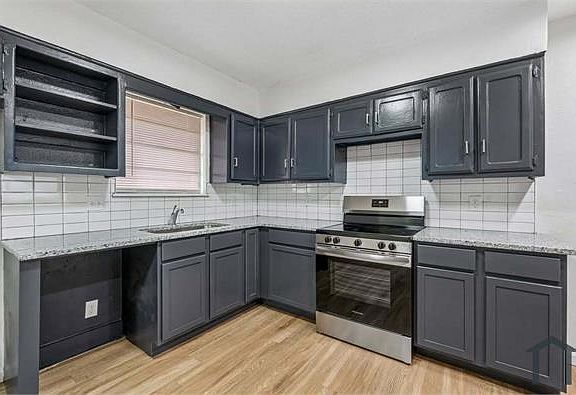 2nd image of 601 N Idaho St