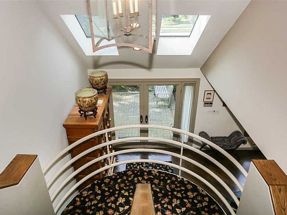 2nd image of 108 Barnyard Ln