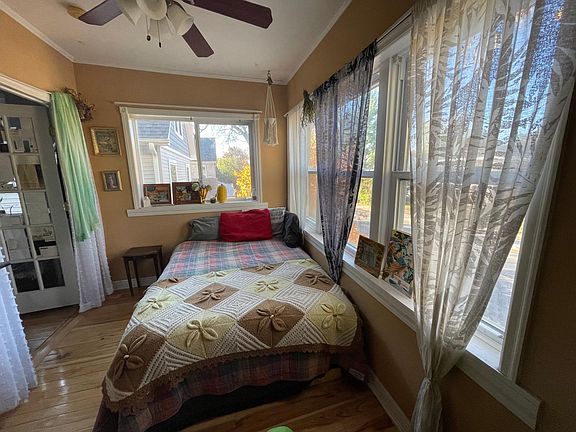 Bedroom off Entryway