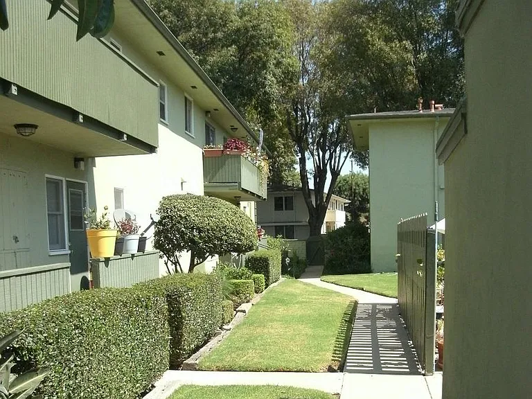 5304 E Anaheim Rd — Photo 3