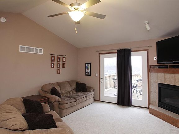3rd image of 980 Twilight Dr