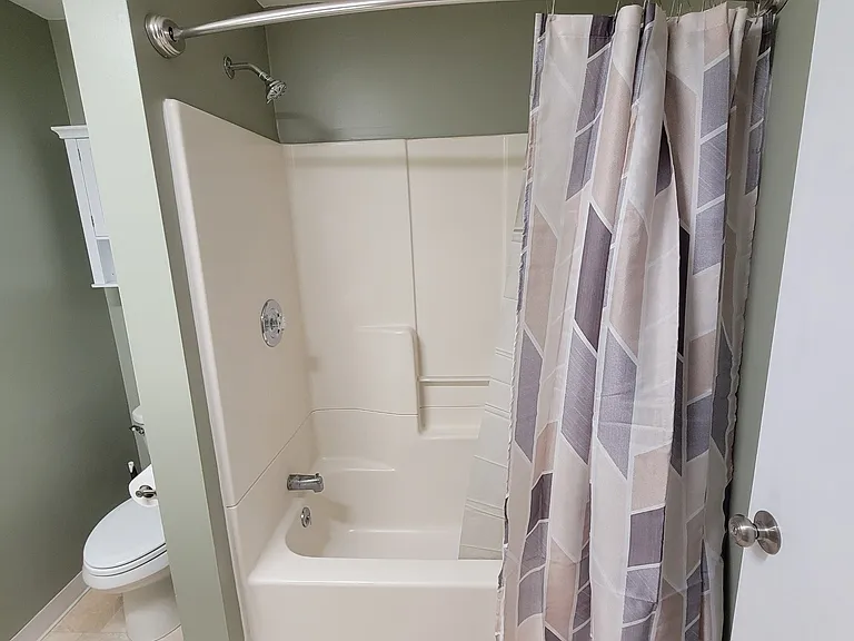 60 Birch Ave S — Photo 16