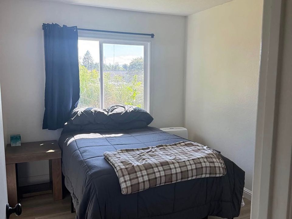 2nd image of 2471 Westvale Ct