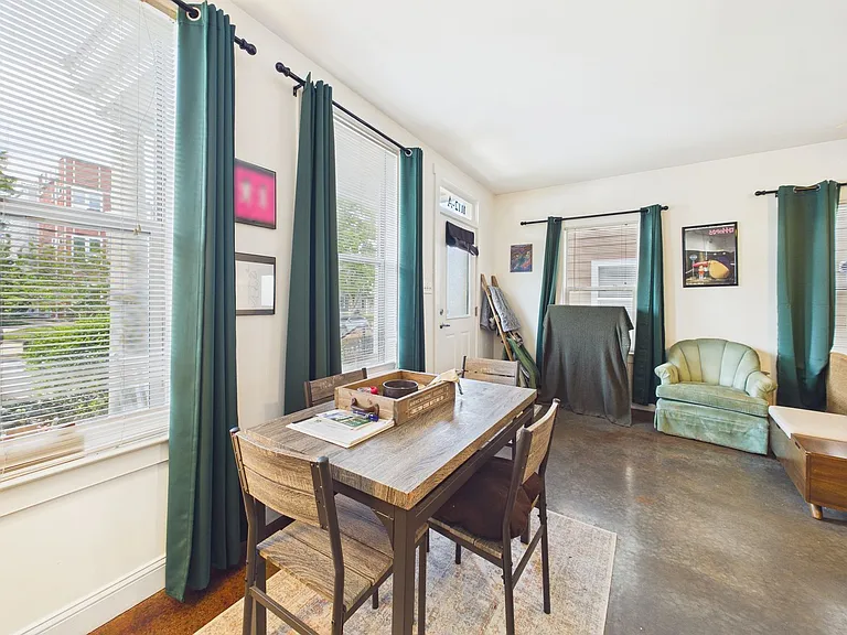 1112 Porter St #A — Photo 15