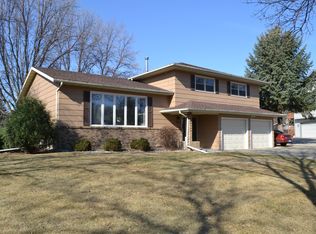 312 22nd Ave NE, Aberdeen, SD 57401