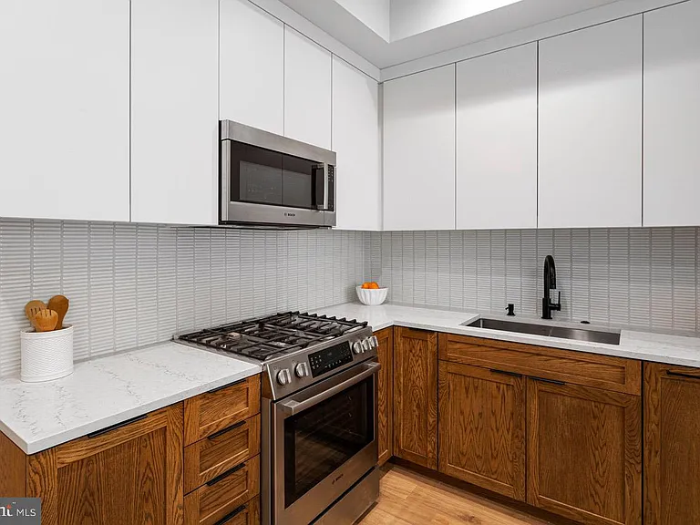 2525 Pennsylvania Ave NW #303 — Photo 15