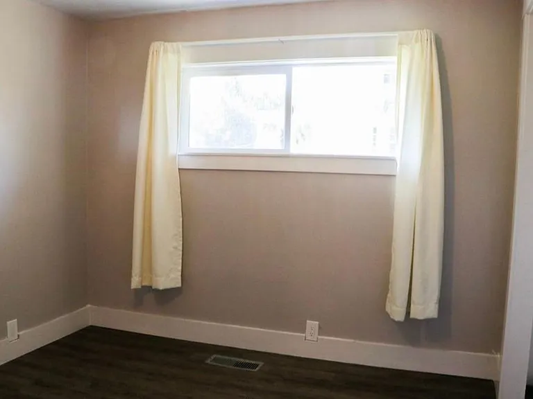 1002 NE C St — Photo 13