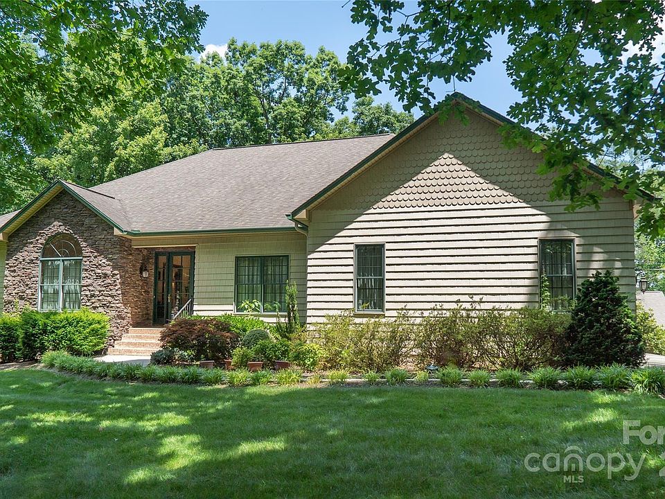 1st image of 1712 Songbird Ct
