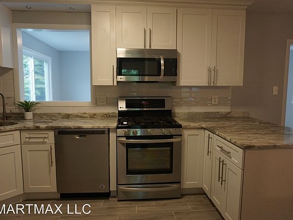 4th image of 5109 Brentford Dr