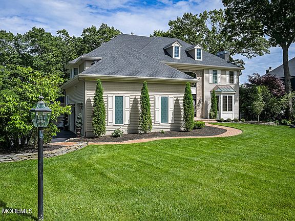 3rd image of 2352 Macintosh Drive