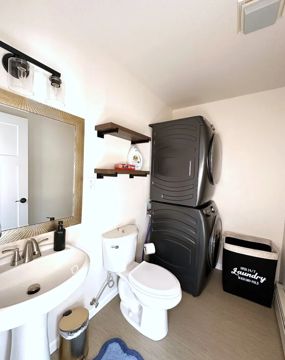 3 bed, 1.5 bath, 3000 sqft, $2,950 — Photo 1