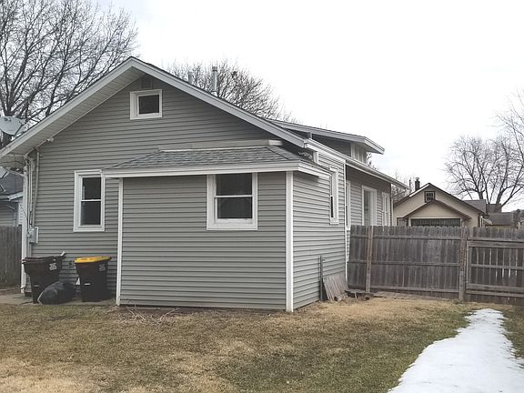 2nd image of 4934 Arlington St