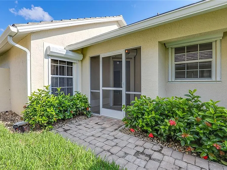 116 Fountain Cir — Photo 3